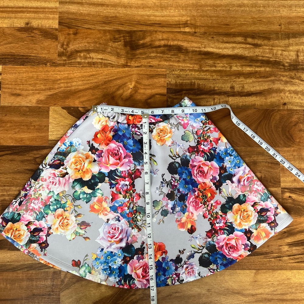 Girls used. Size large - Picture 3 of 3